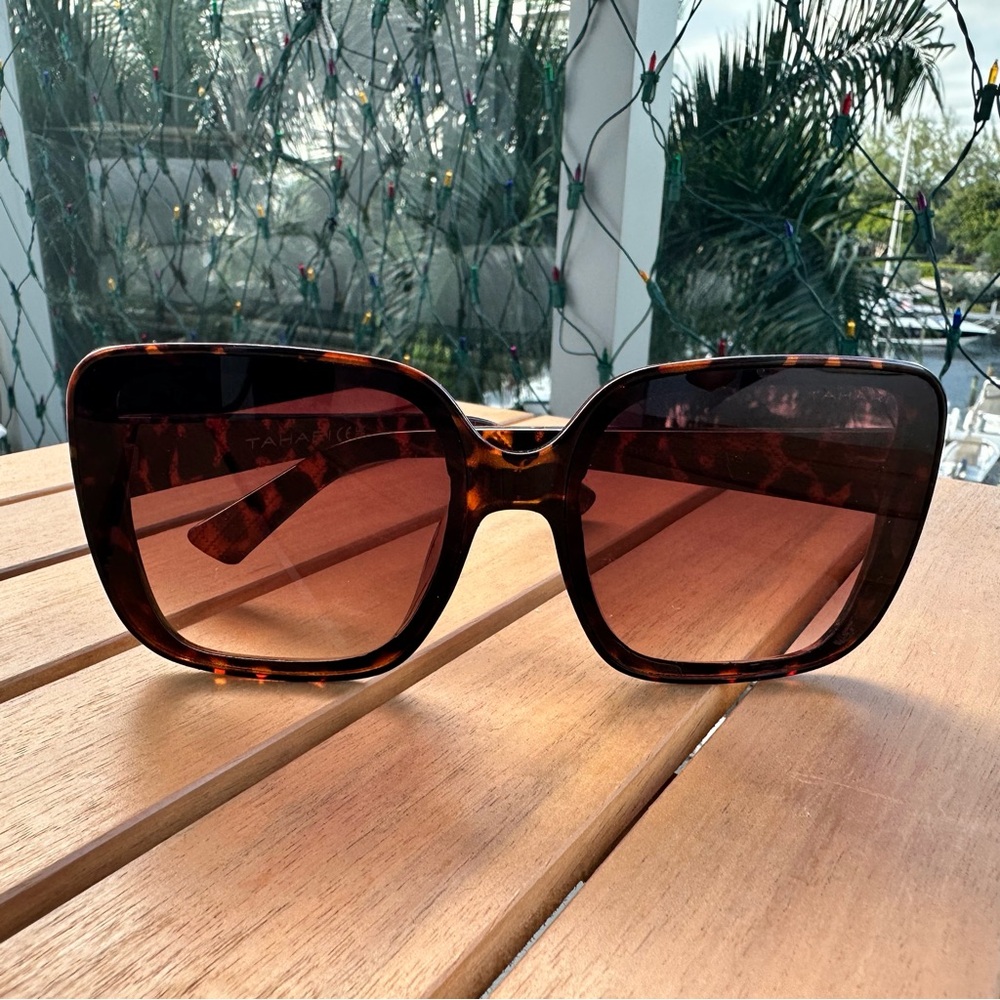 Tahari Square Frame Brown Tortoise Shell Oversize… - image 1